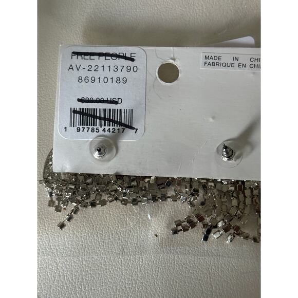 Free People Hearts On Fire Dangle Earrings Rhinestone Heart Fringe Statement NWT - Picture 7 of 7